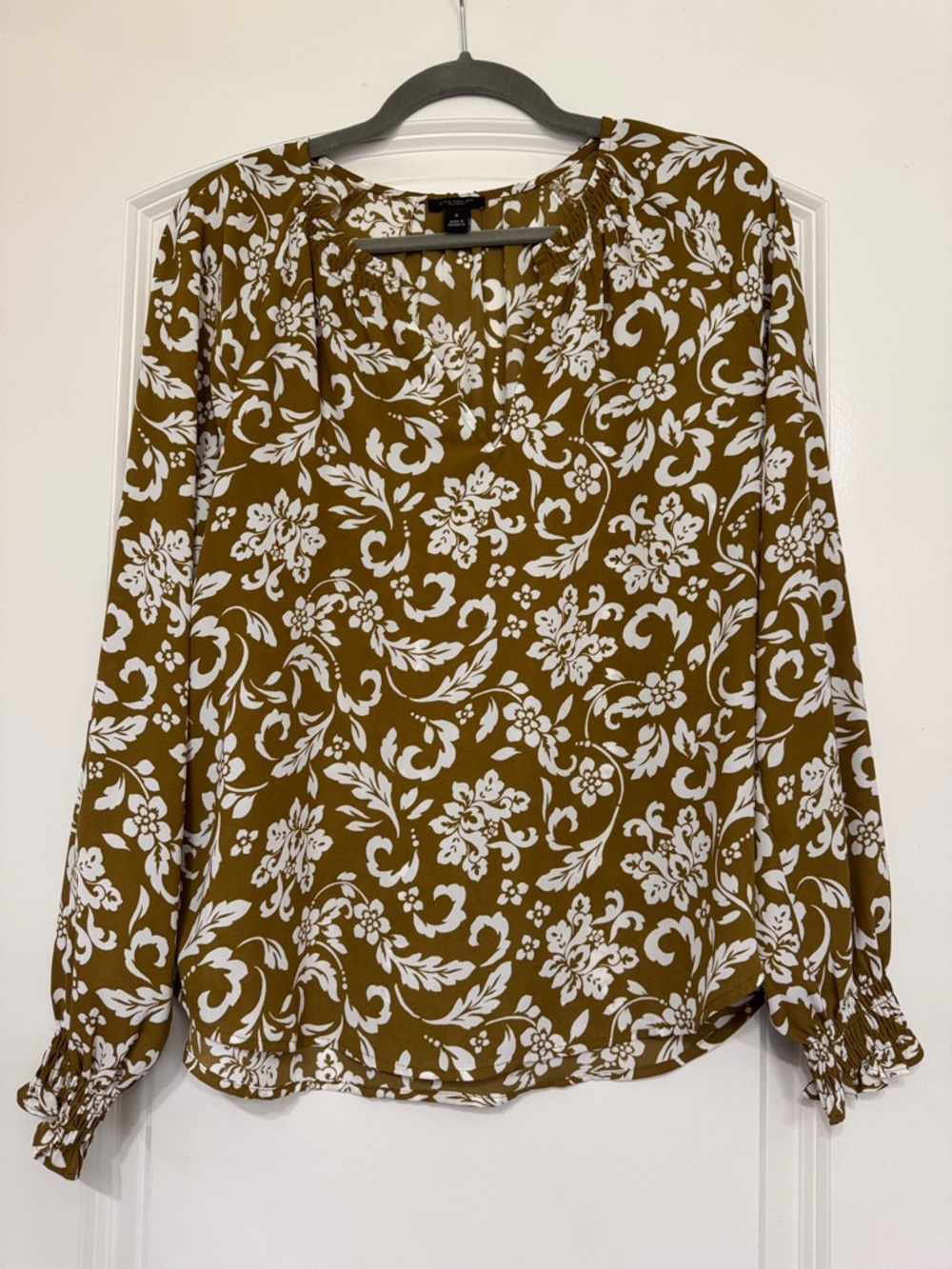 Ann Taylor Factory Olive Green & White Floral Peasant Blouse